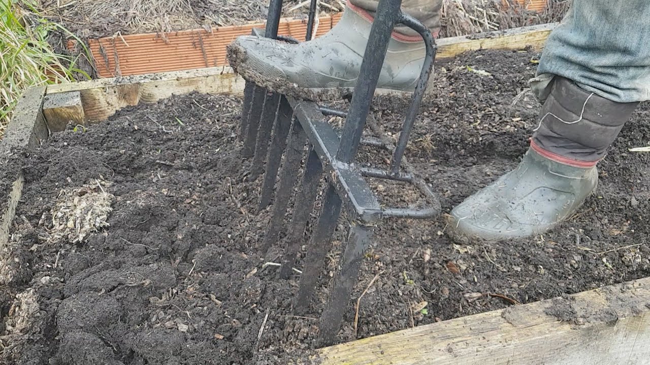 Las mejores herramientas para preparar el suelo de tu jardin